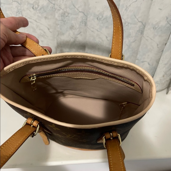 Authentic Louis Vuitton bucket bag - Picture 2 of 5